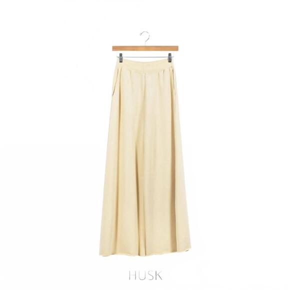 NEW LOAM women's resilient wide leg sweatpant in husk